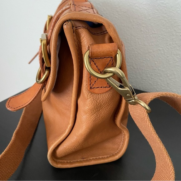 Vintage Authentic FOSSIL Issue 54 Cognac Leather Messenger Bag Crossbody - Picture 4 of 15